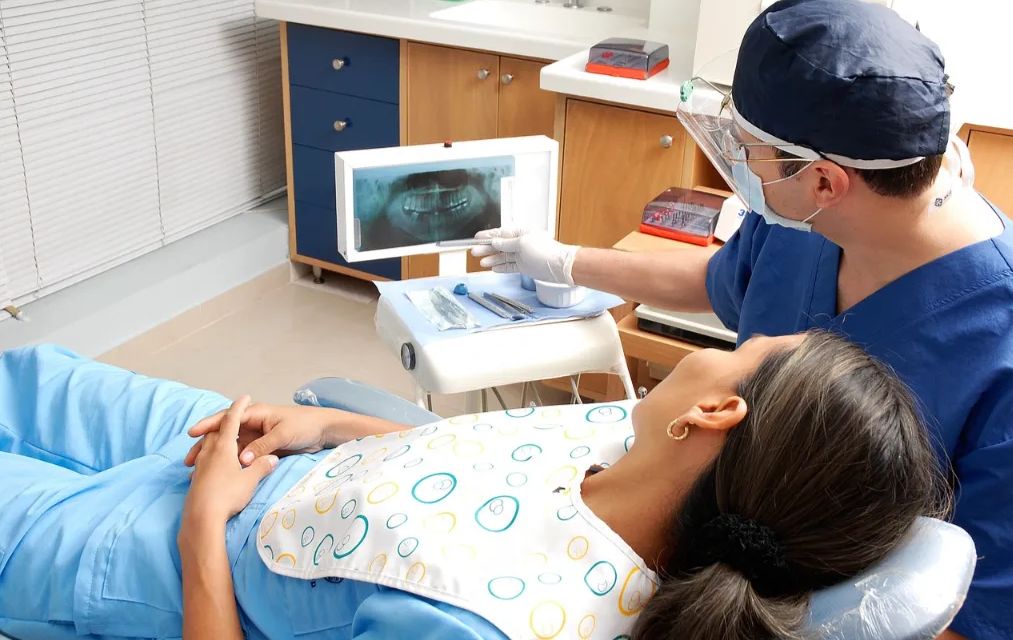 Intraoral scanner