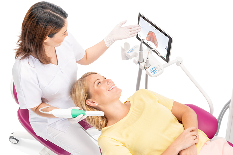 Planmeca Emerald oral scanner